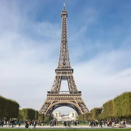 Chic Studio Champs-elysees Apartment Paris