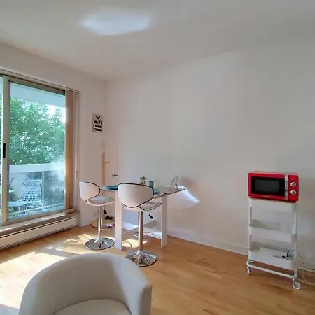 Chic Studio Champs-elysees Apartment *