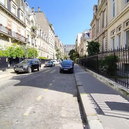 Chic Studio Champs-elysees Apartment *