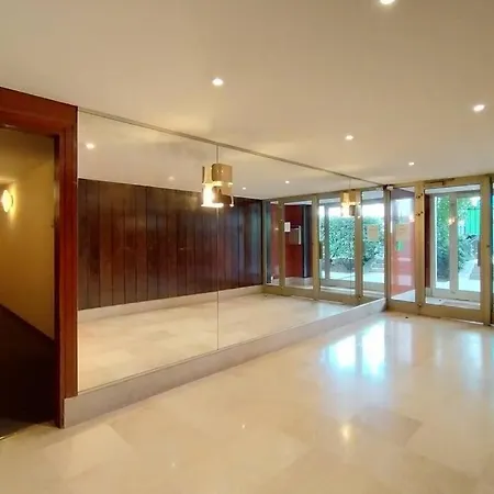 Chic Studio Champs-elysees Apartment Paris